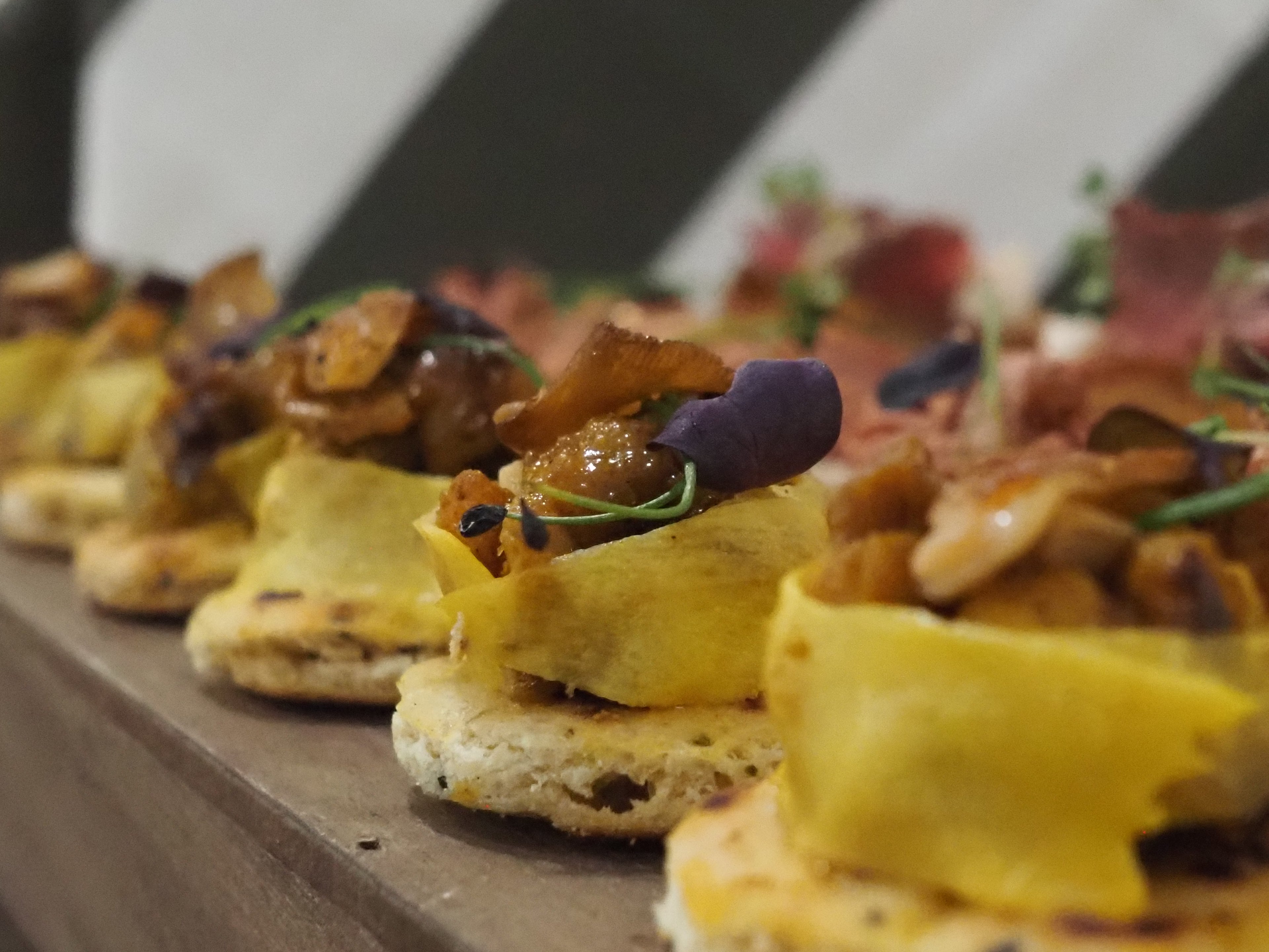 Tandoori Chicken Mango Naan