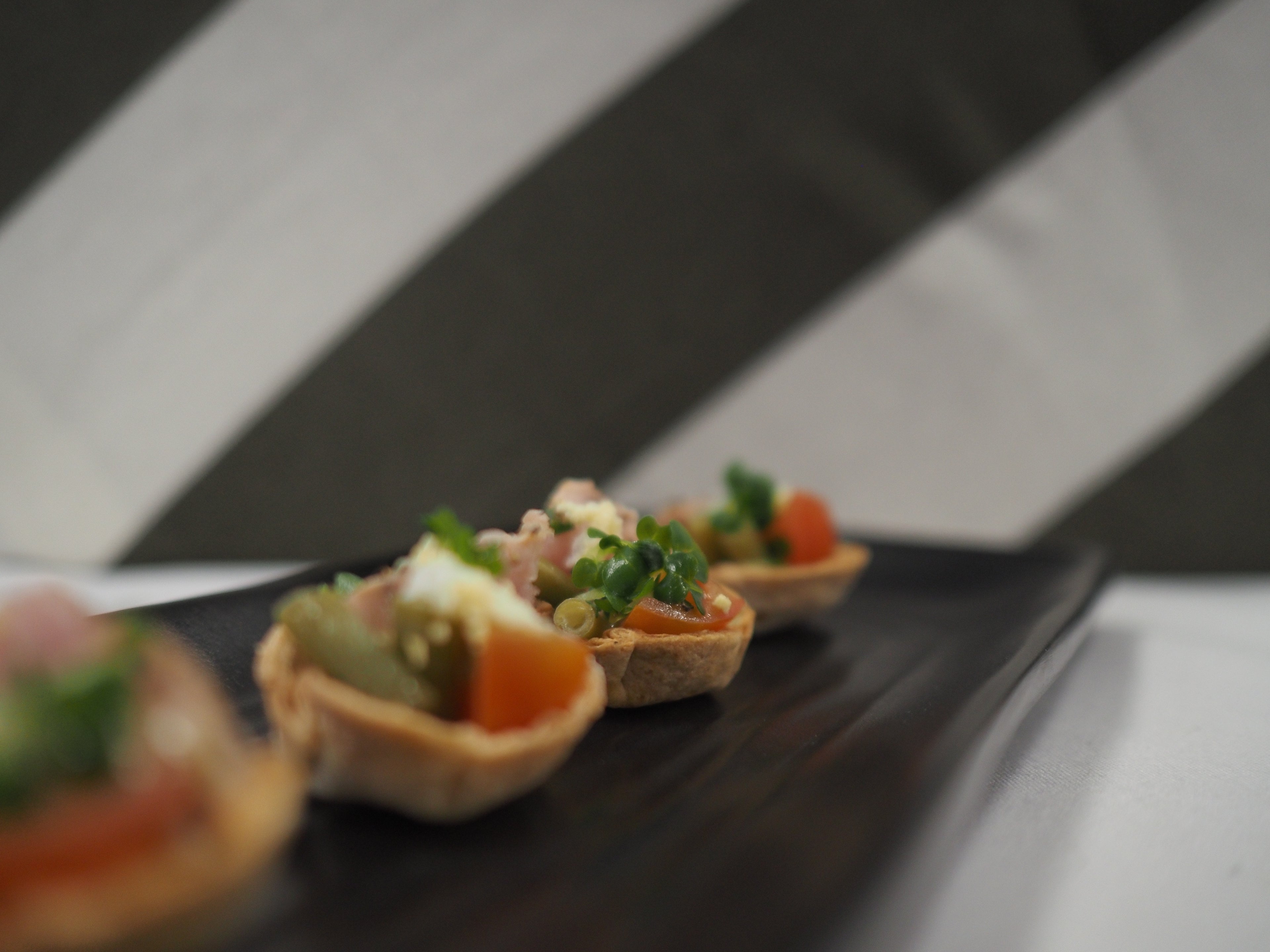 Tuna Niçoise in a Tortilla Nest